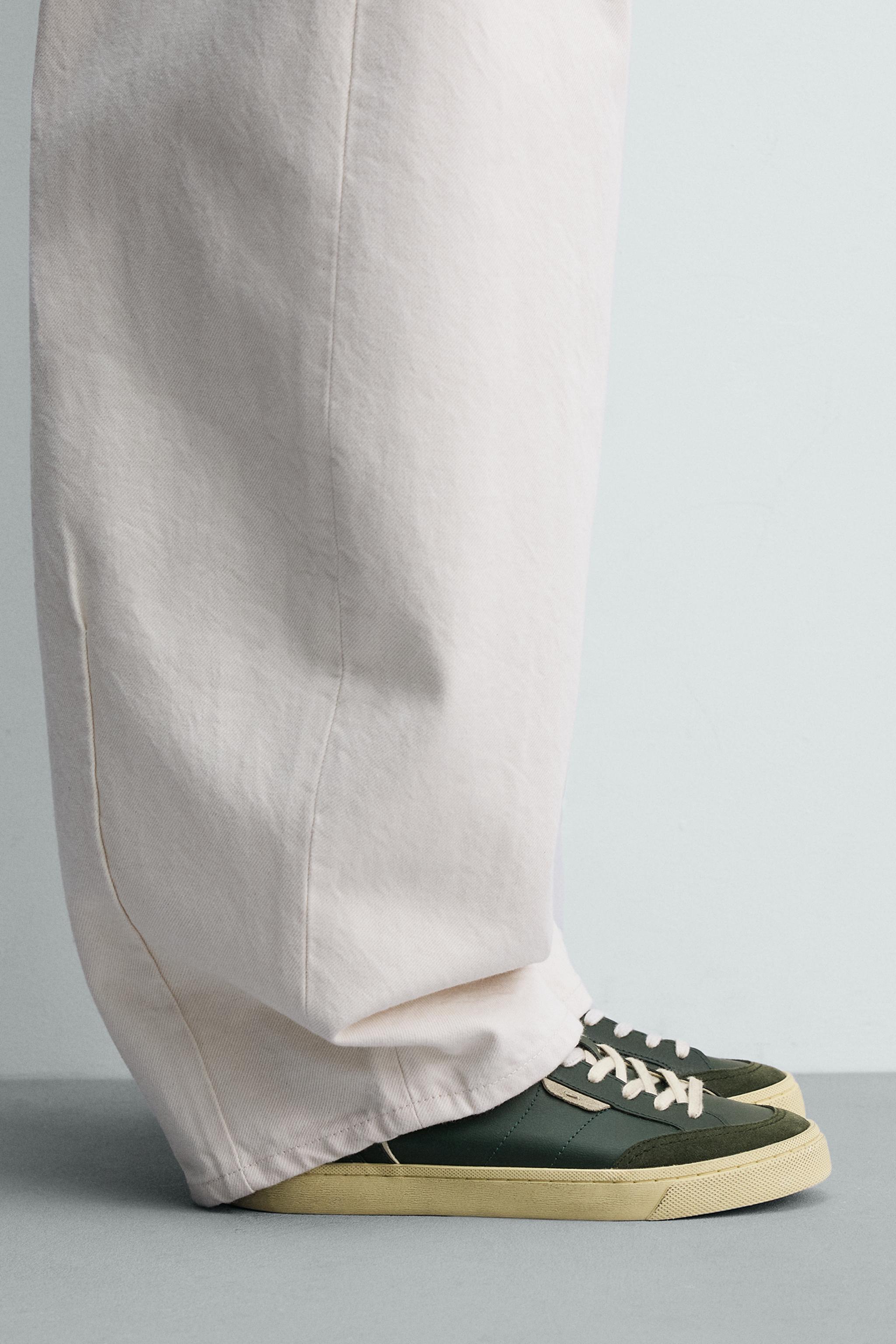 CONTRAST SOLE SNEAKERS